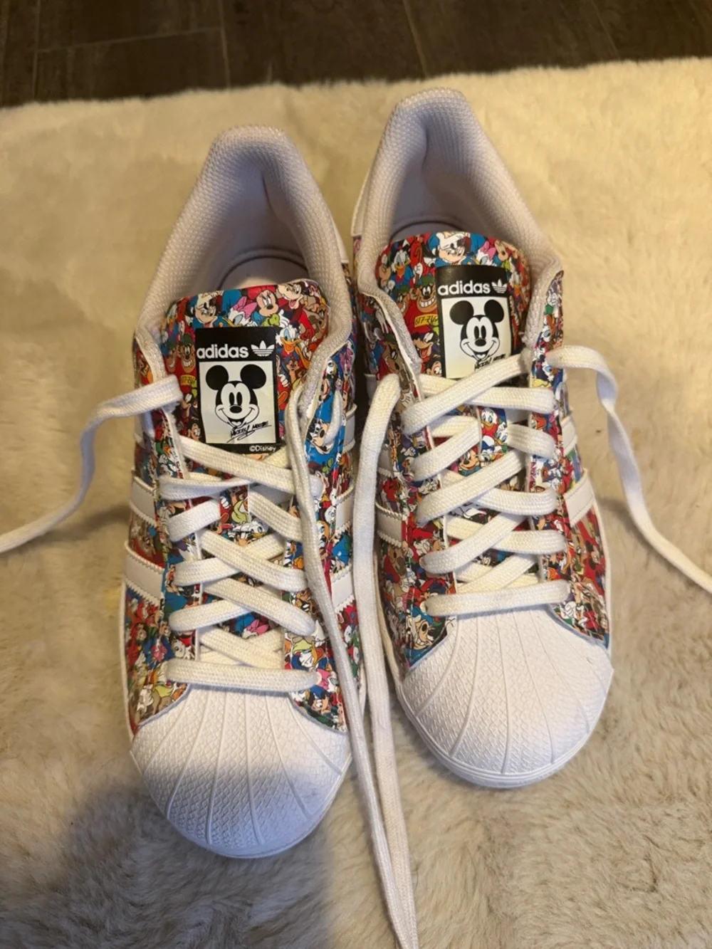 adidas Kids White Sneakers with Multicolor Cartoon Panels - Picture 6 of 7